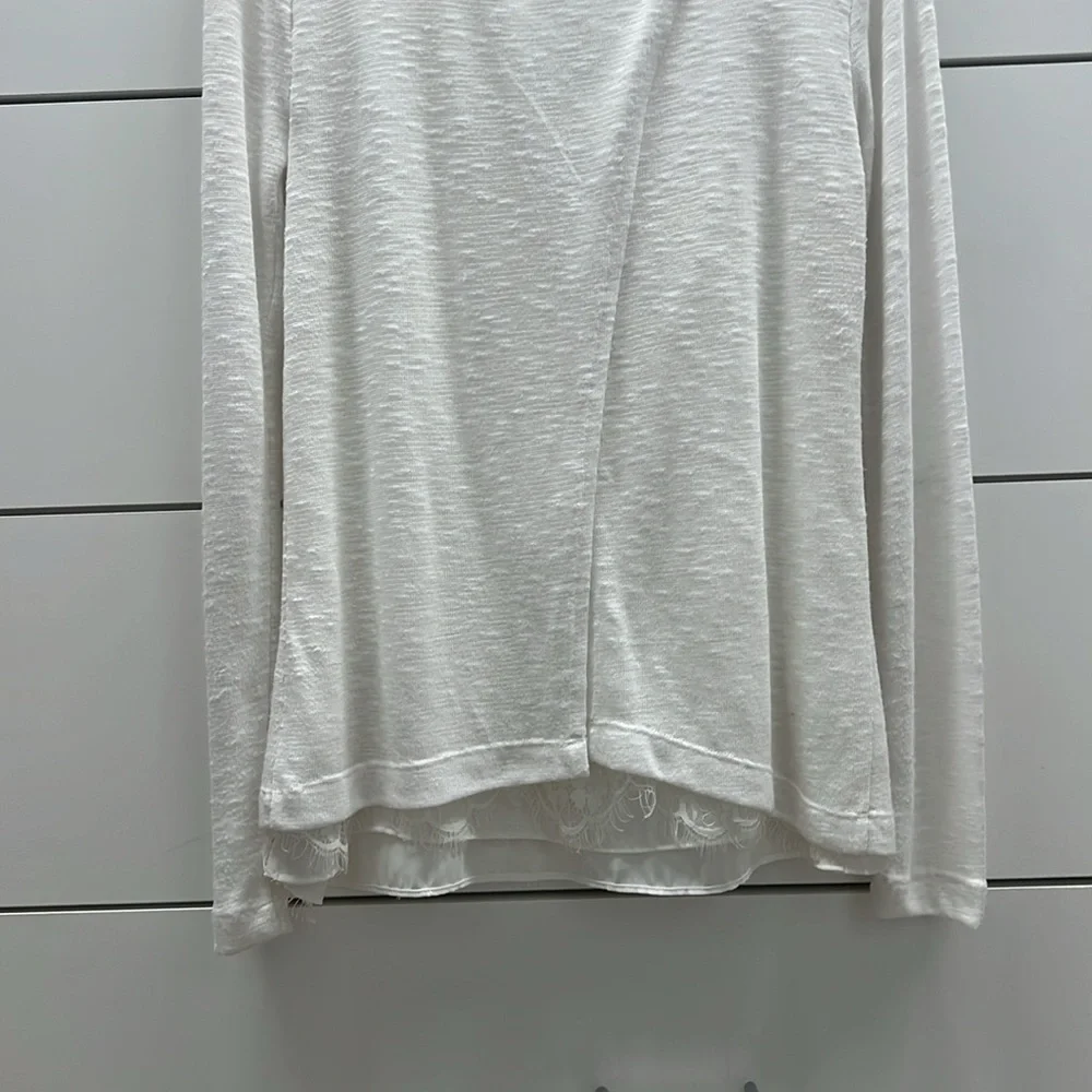 White House Black Market Large long sleeve white lightweight sweater w/lace back